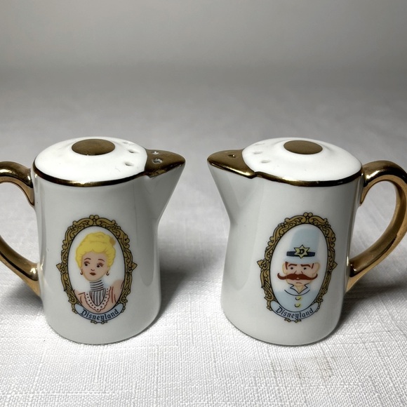 Vintage Disneyland Salt And Pepper Shakers Coffee Pot Japan - Picture 1 of 5
